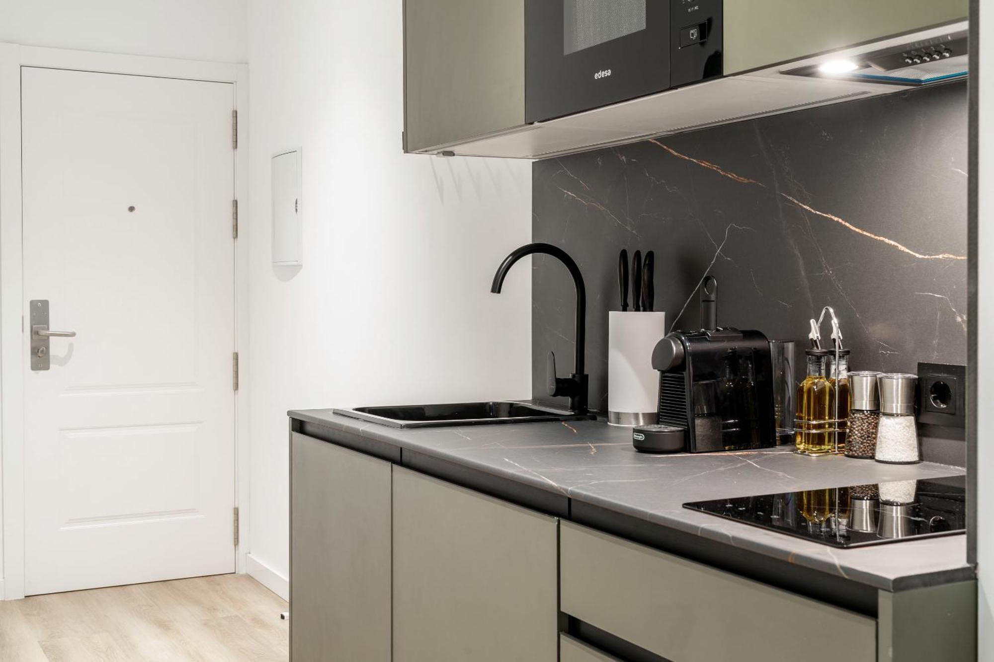 Limehome Calle Victoria Appartement *
